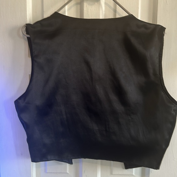 Top - Picture 7 of 16